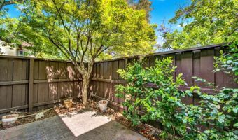 125 Fairoaks Dr, Vacaville, CA 95688