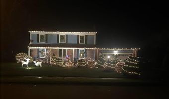 8 Winterberry Dr, Coventry, RI 02816