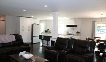 6 Greenfield Dr, Ansonia, CT 06401