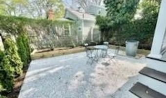 24 Anthony St, Newport, RI 02840