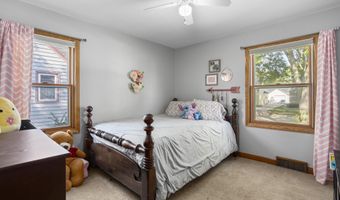 2103 N CLARK St, Appleton, WI 54911
