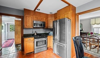 18 East St, Beverly, MA 01915