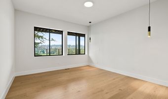 985 SE RIMROCK Ln, Milwaukie, OR 97267