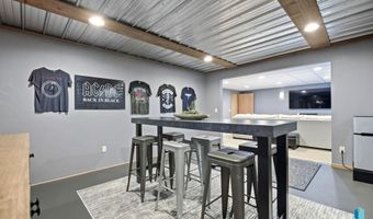 501 N Pasque Flower Trl, Brandon, SD 57005