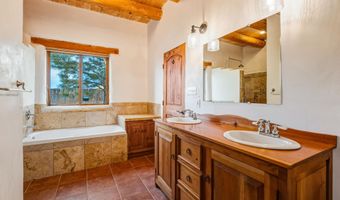 9 Desiderio Rd, Arroyo Seco, NM 87514
