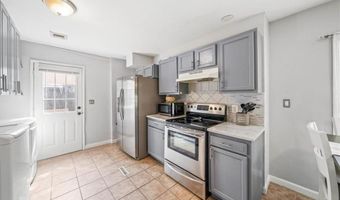 28 Paige Dr, Coventry, RI 02816