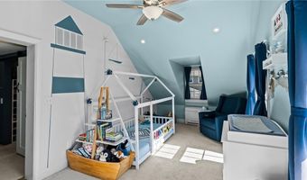 50 Charles St, Bristol, RI 02809