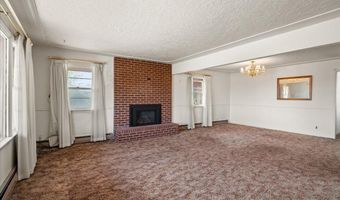 826 SKYLINE Dr, Cheyenne, WY 82009
