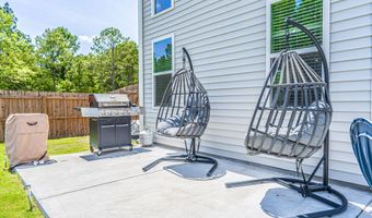 59 Walkabout Dr, Aberdeen, NC 28315