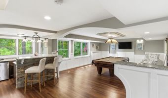 15 Chardonnay Ter, Bedford, NH 03110