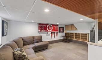 1094 Lowell Dr, Apple Valley, MN 55124