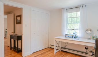 32 Pleasant Hill Rd, Falmouth, ME 04105