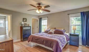 17500 Bridle Dr, Abingdon, VA 24210