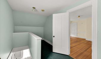 92 Cedar St, Belfast, ME 04915