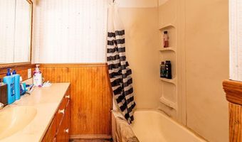 214 S Elm St, Albion, IN 46701