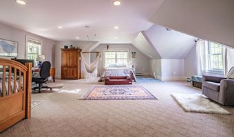 71 Brook Rd, Falmouth, ME 04105