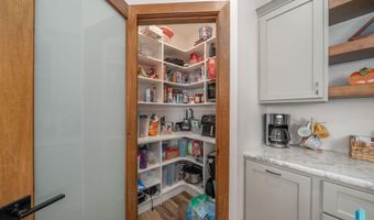1012 S Nicholas Ave, Brandon, SD 57005