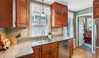 23 Mckinley St, Bangor, ME 04401