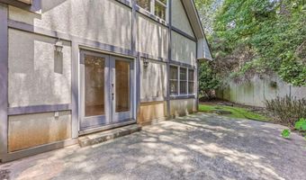 372 Woodhaven Dr, Athens, GA 30606