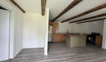 750 Oakland Rd, Belgrade, ME 04917
