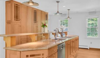 12 Howard Rd, Cumberland, RI 02864