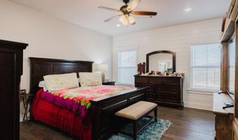 7424 Northwood Dr, Benton, AR 72019
