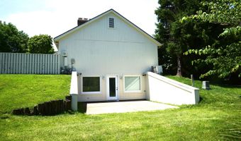 15 Ash Hill Ct, Batesville, IN 47006