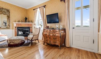 215 N Main St, Alma, WI 54610