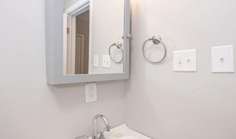 206 Beverly Dr, Ocean Springs, MS 39564