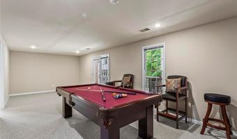 1605 Spinnaker Dr, Alpharetta, GA 30005