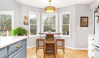 11 Pequot Ln, Hopkinton, RI 02804