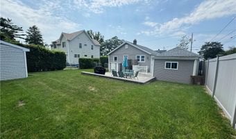 53 Center Ave, Middletown, RI 02842