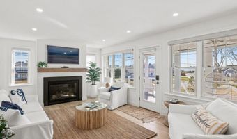 75 Bywater Ct, Falmouth, MA 02540