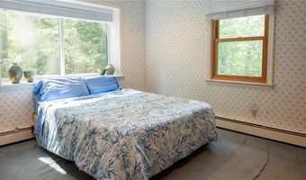 65 Huguenot Dr, East Greenwich, RI 02818