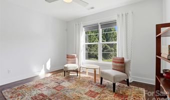715 E 28th St, Charlotte, NC 28205