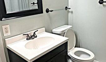 5 D Pineview Rd, Branford, CT 06405