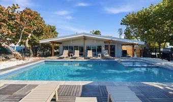 102 TUNA St, Anna Maria, FL 34216