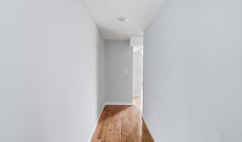 13 Cottage St, Bayonne, NJ 07002