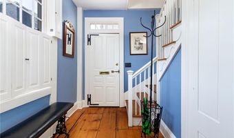 26 Thames St, Newport, RI 02840