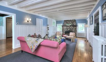 8 Rebel Ln, Darien, CT 06820