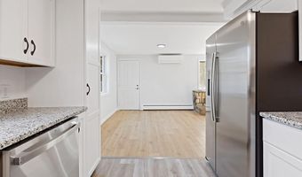 472 Dunn Rd, Belgrade, ME 04917