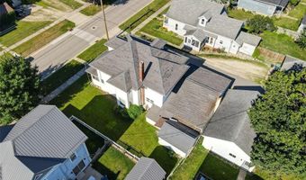 203 E 1st St, Anamosa, IA 52205