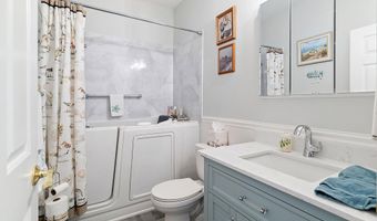 102 Sylvan Lake Blvd, Bayville, NJ 08721