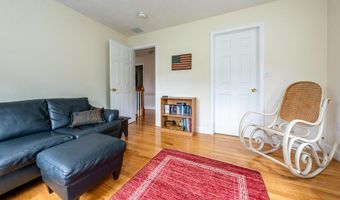 7 Mizzen Ln, Bourne, MA 02532