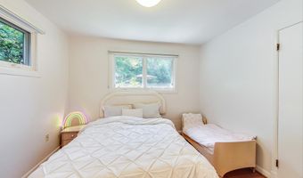 6515 E HALBERT Rd, Bethesda, MD 20817