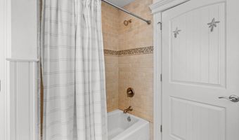 225 4th St, Beach Haven, NJ 08008