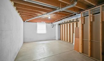 209 Greenbriar Ln, Dalton, OH 44618