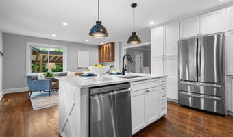 2050 Camelot Rd, Ann Arbor, MI 48104