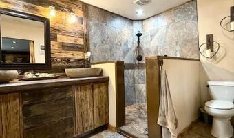 5404 Sioux Rd, Carlsbad, NM 88220