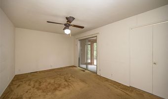 425 Kenilworth Ln, Ballwin, MO 63011